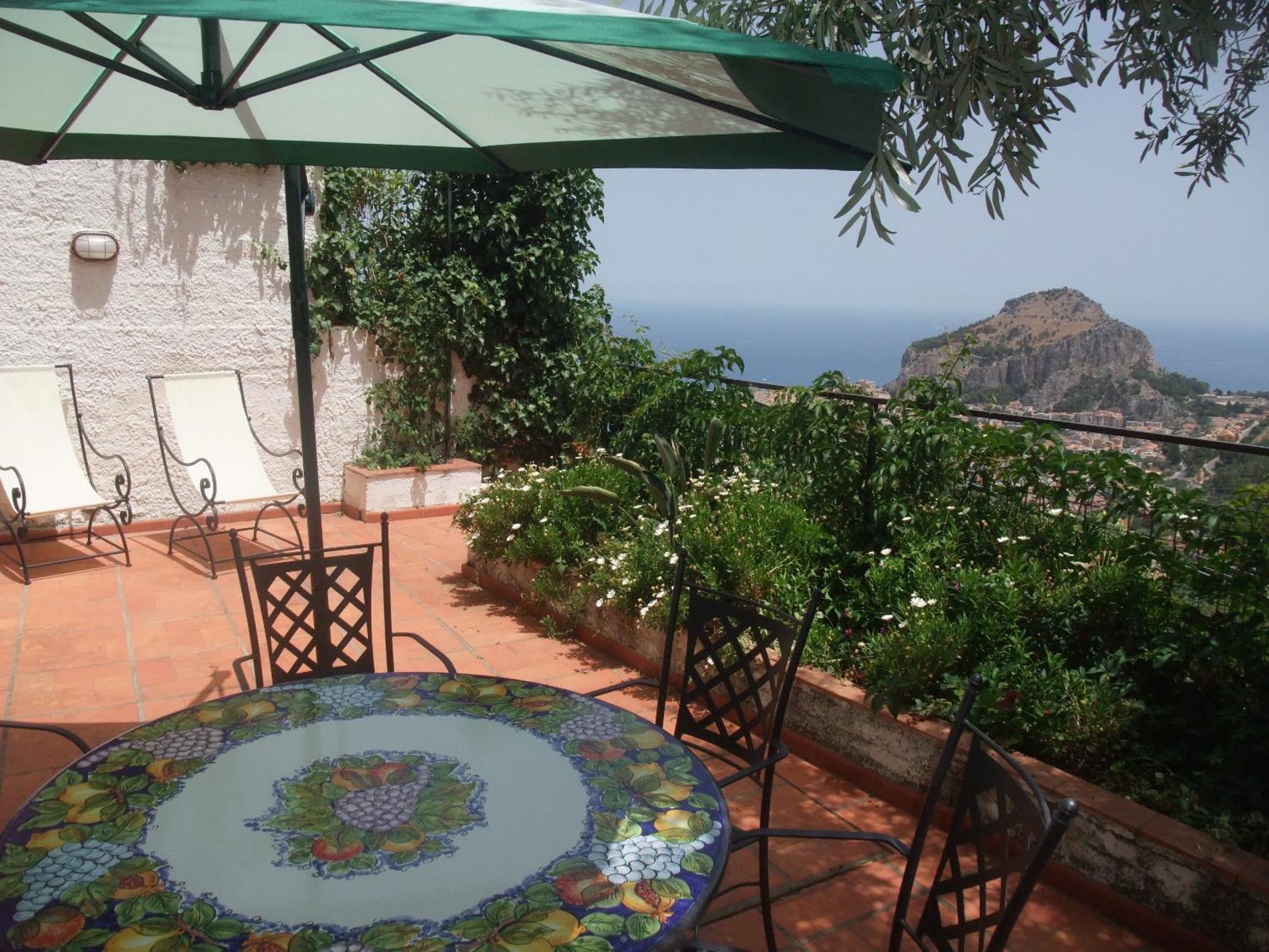 L' Arca Residence Cefalu Room photo